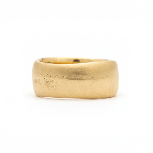 Men’s yellow gold wedding band made in Devon. 